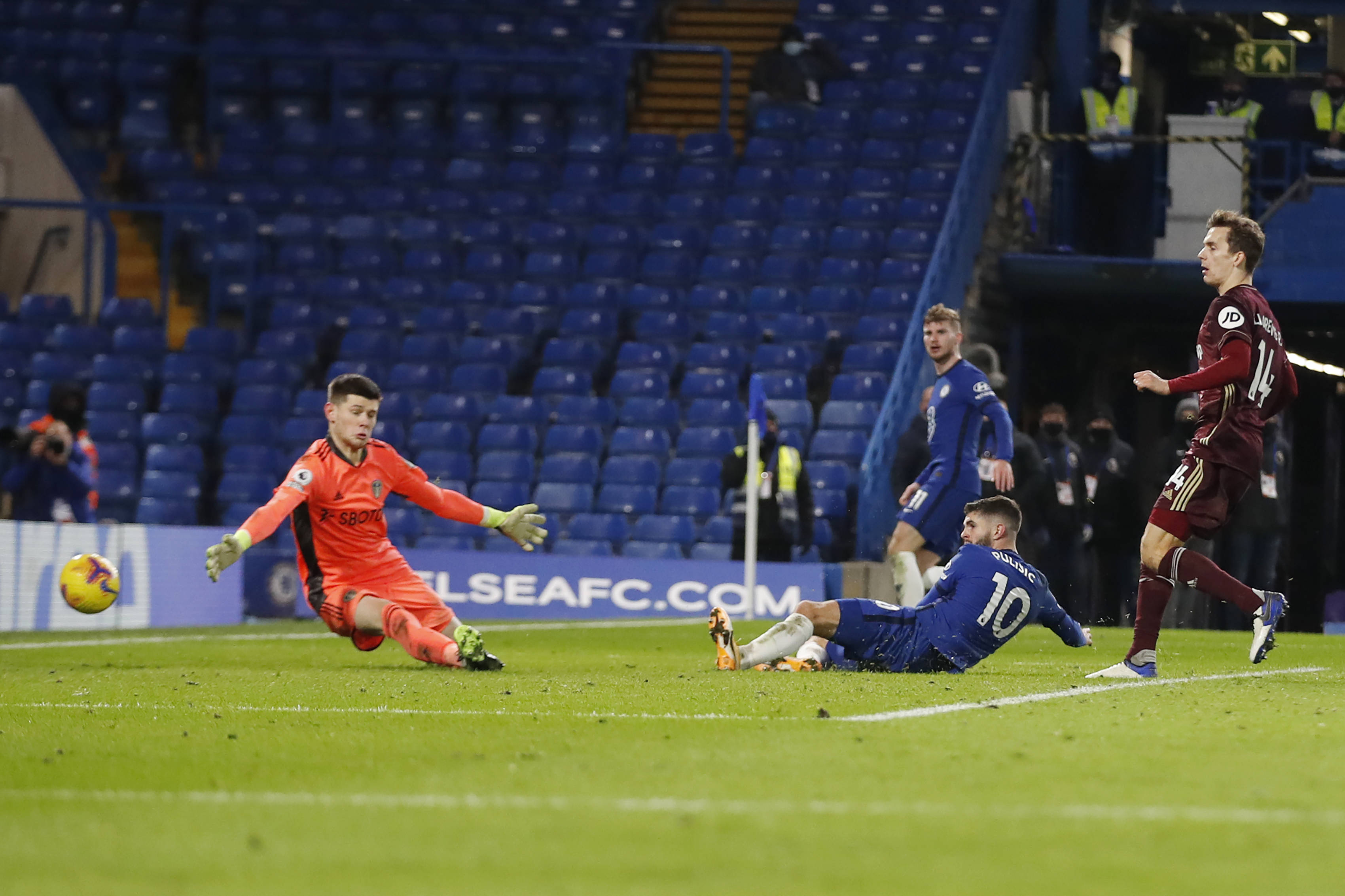 卫卡马文加 卫卡马文加